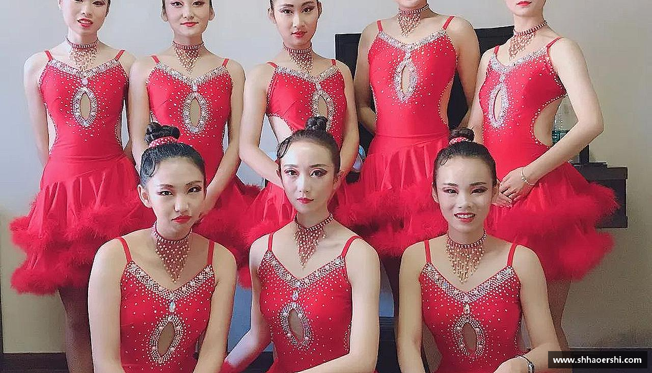 raybet官网团结拼搏，驰骋竞技！